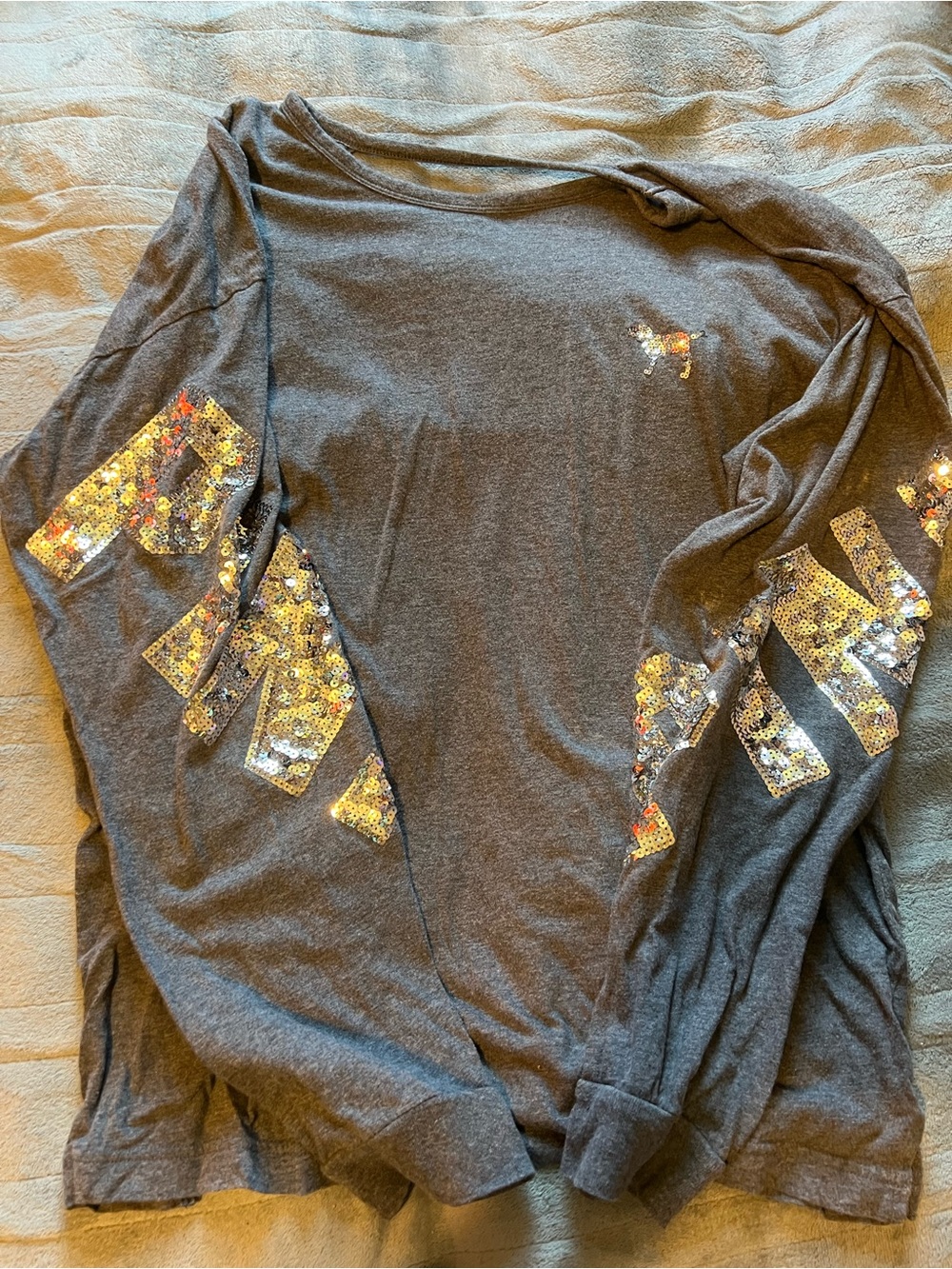 Womens' Gray Long-Sleeve Sequin Graphic Tee